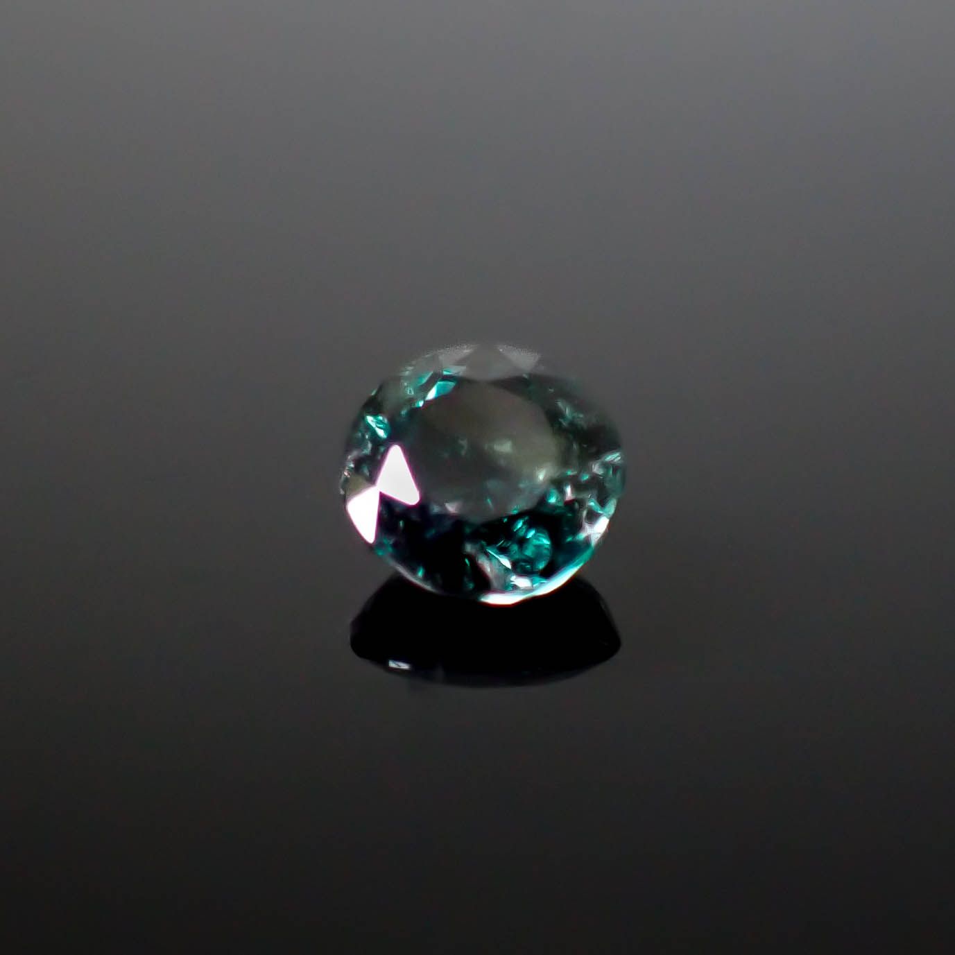 アレキサンドライト(宝石名アレキサンドライト)ロシア産 GIA鑑付 0.94