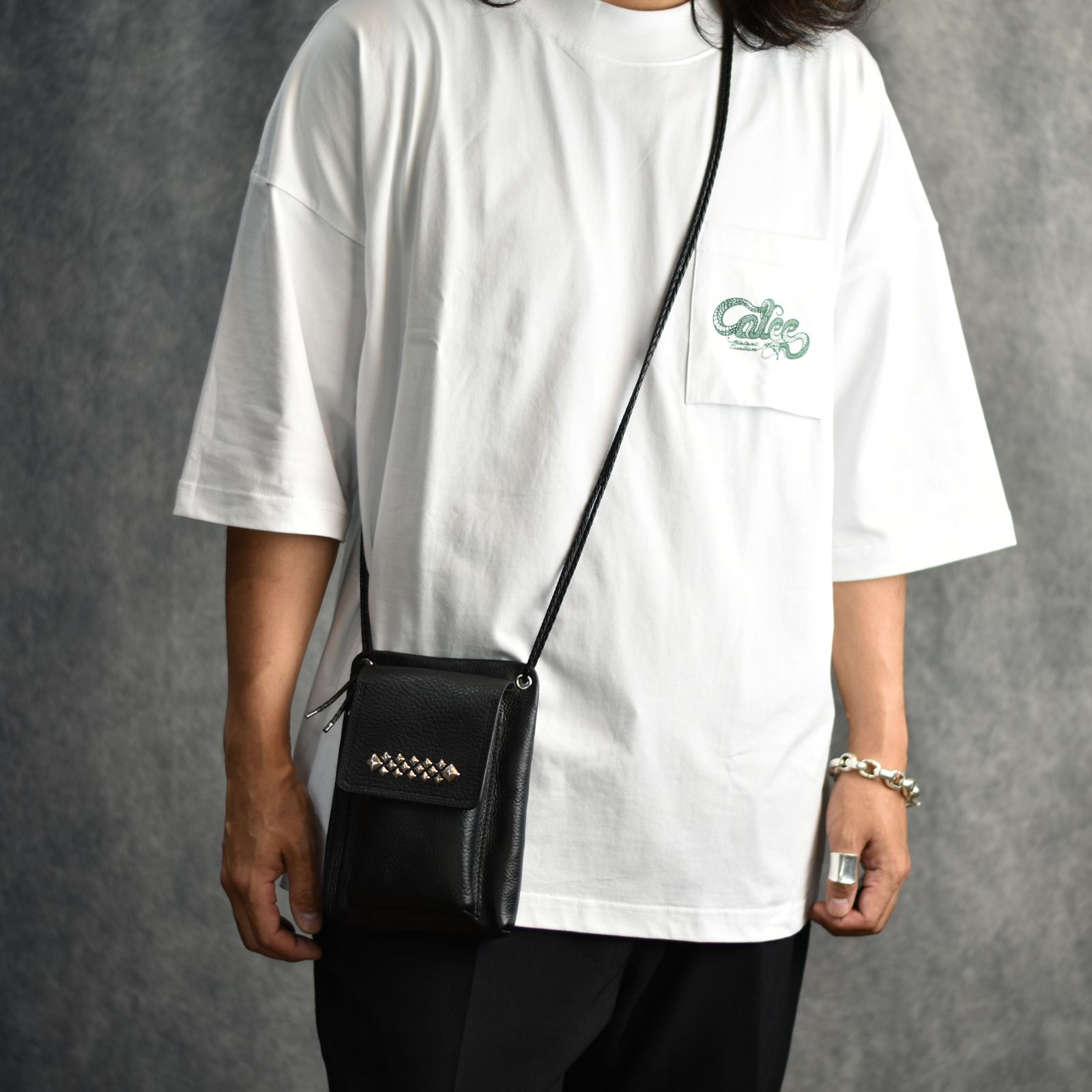 CALEE - STUDS LEATHER SHOULDER POUCH ＜TYPE B＞ (BLACK) / スタッズ