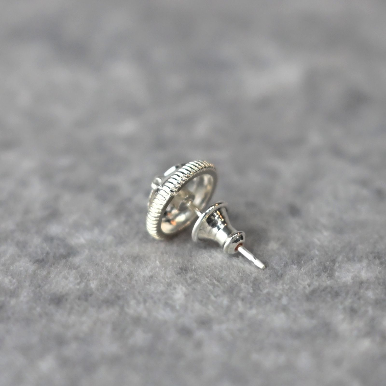 ISAMU KATAYAMA BACKLASH - The Line シルバー925ピアス (SILVER