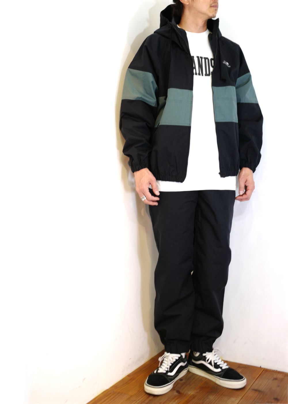 HIDE AND SEEK - NYLON ZIP JACKET (BLACK) / ナイロンジャケット