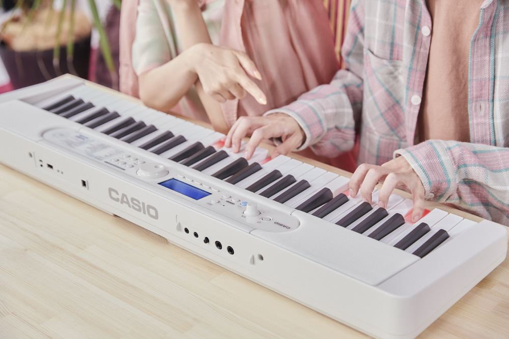 光ナビゲーションキーボード Casiotone LK-520 ［61鍵盤］｜の通販は