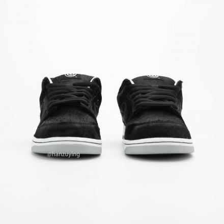 国内8月22日/25日発売予定】メディコム トイ × ナイキ SB ダンク ロー