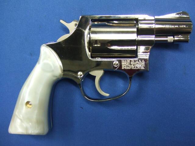S&W M36 Chiefs Special 2inch スクエアバット “Travis” モデル