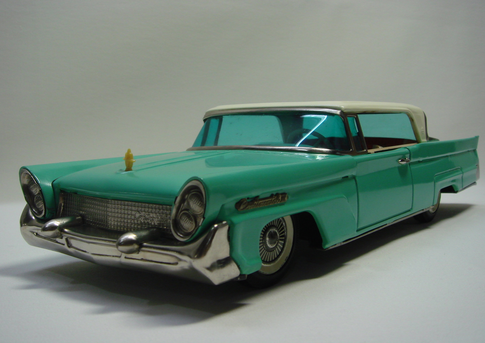 貴重☆美品 バンダイ リンカーンコンチネンタル マーク3 ブリキ 自動車