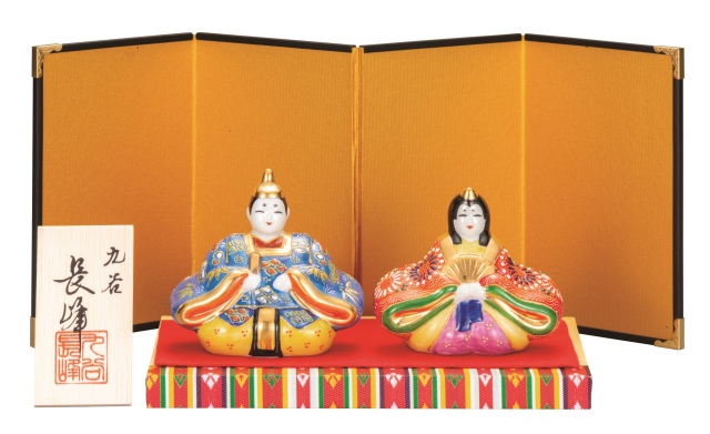 コンパクトでかわいい九谷焼の雛人形