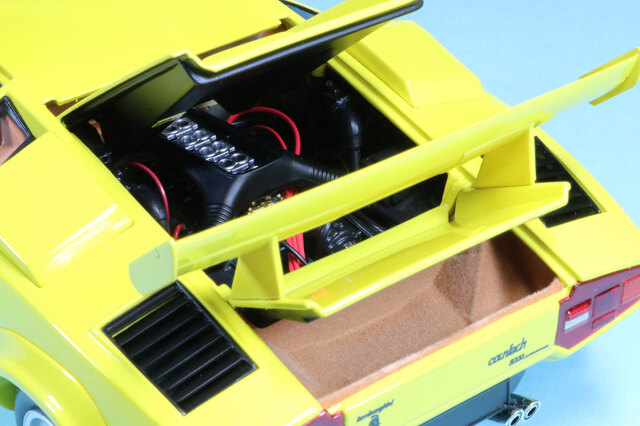 京商 1/18 ランボルギーニ カウンタック LP5000 クアトロヴァルボーレ