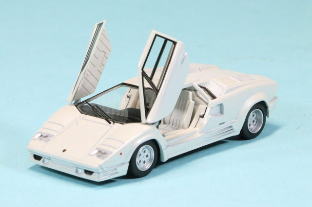 トミカリミテッドヴィンテージネオ 1/64 ランボルギーニ カウンタック