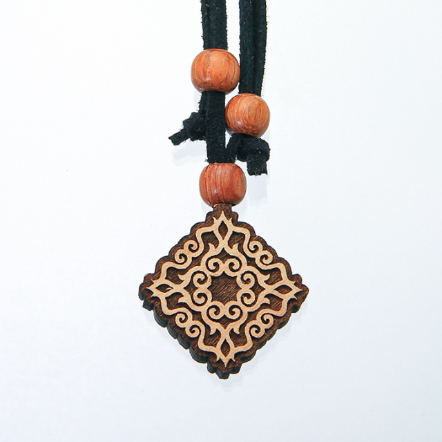 アイヌ文様ペンダント - ni-kuri (ニクリ・木の姿） | アイヌ