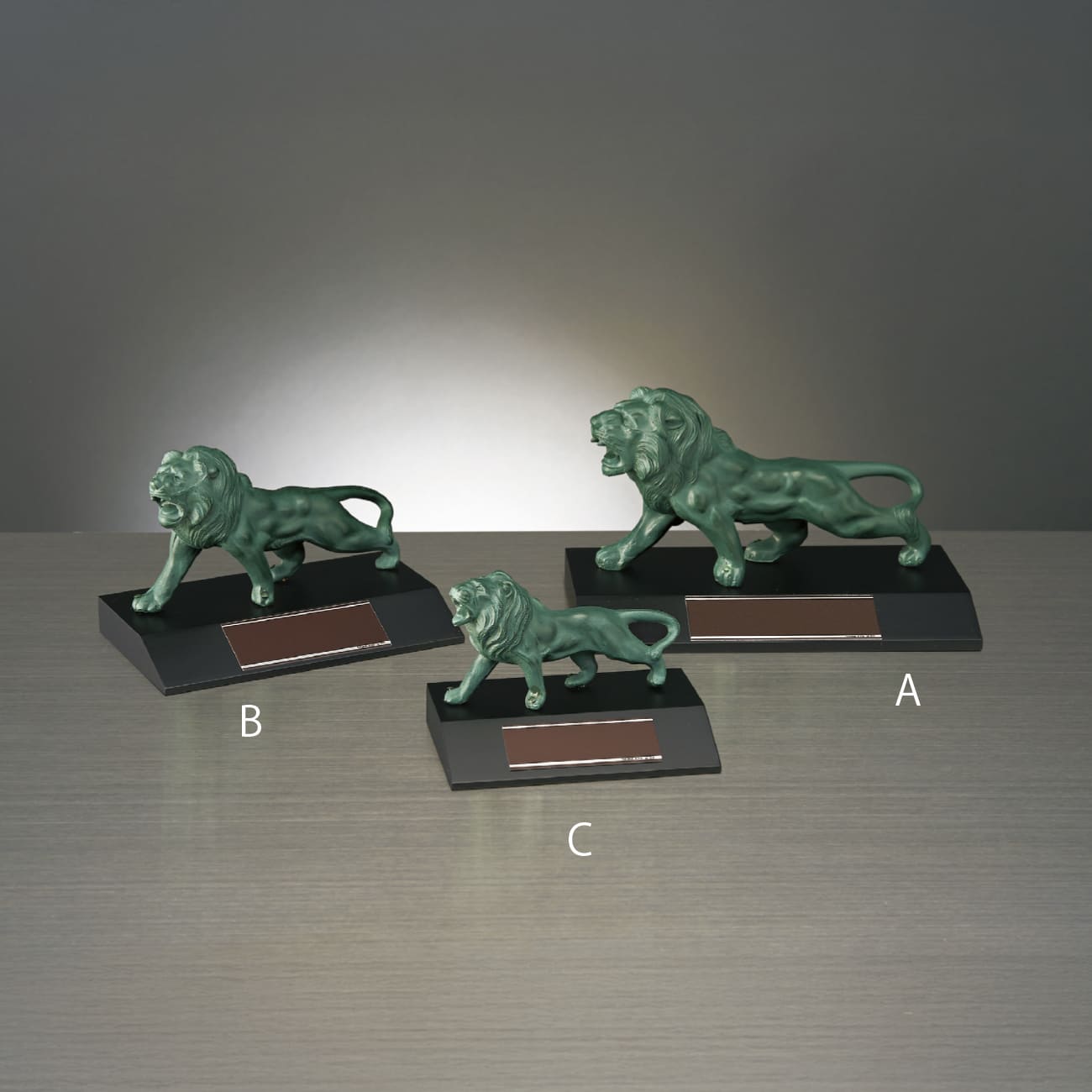 アートトロフィー 金属製 ライオン BR-4696 Cサイズ