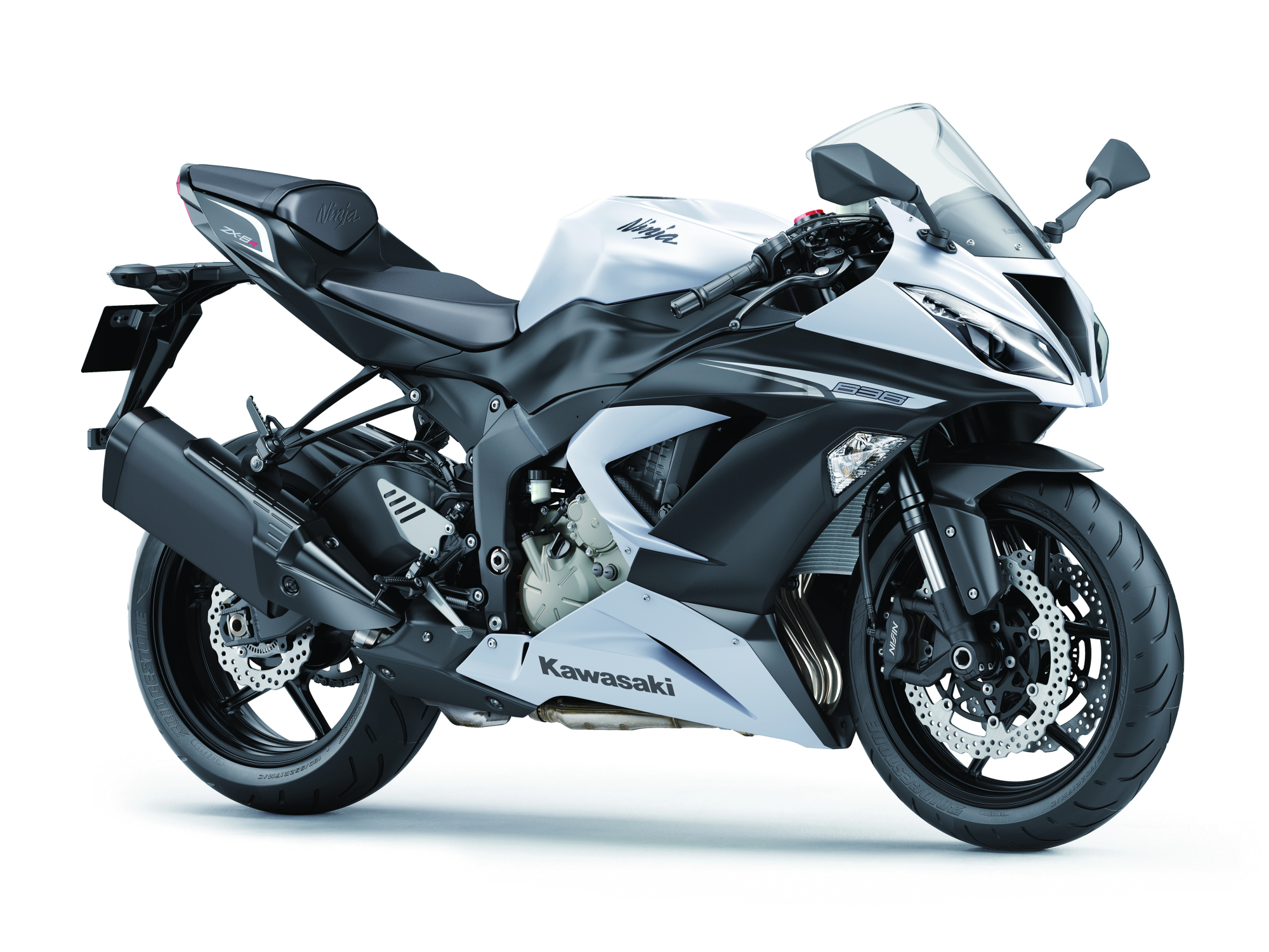 Kawasaki Ninja ZX-6R 636 2013 vs Suzuki GSX-R 750 2013