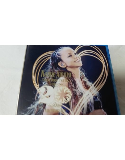 Amazon.co.jp: namie amuro PAST＜FUTURE tour 2010 (限定スペシャル