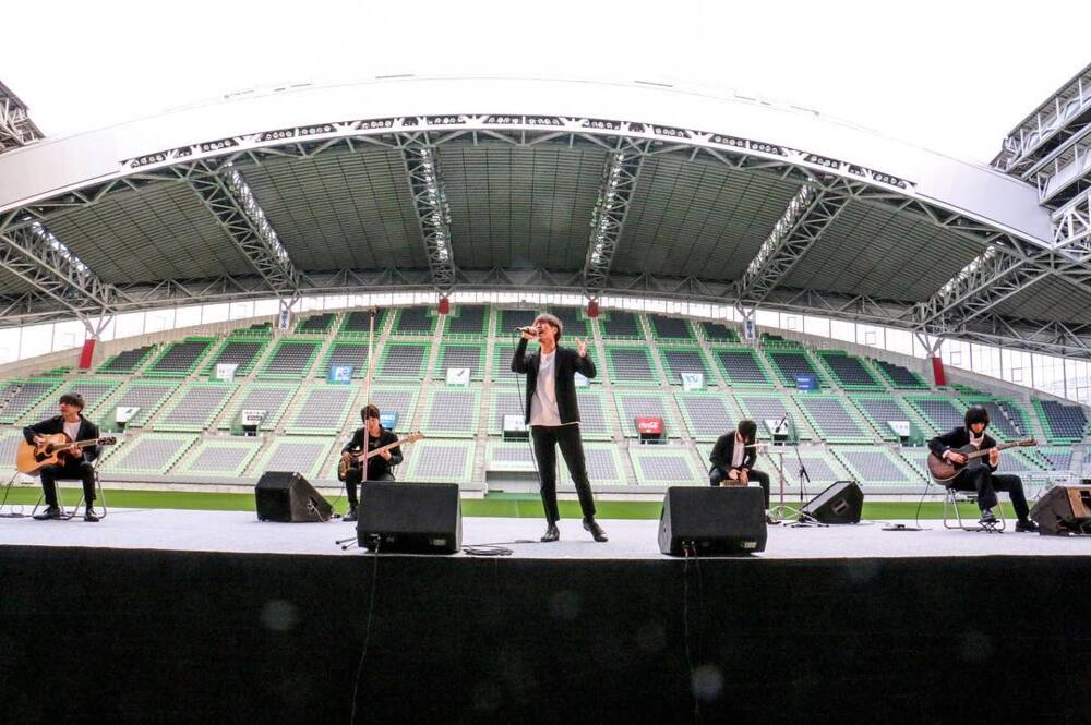 Novelbright – 夜空に舞う鷹のように (Yozora Ni Mau Taka No Youni