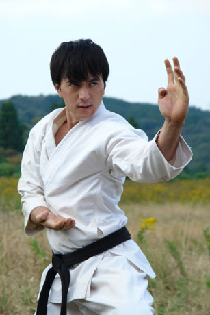 映画「黒帯 KURO-OBI」主演空手家が沖縄空手のワークショップ - 下北沢