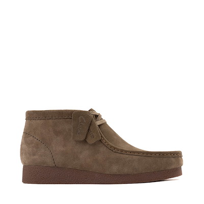 Mens Clarks Wallabee EVO Chukka Boot - Beeswax | Journeys
