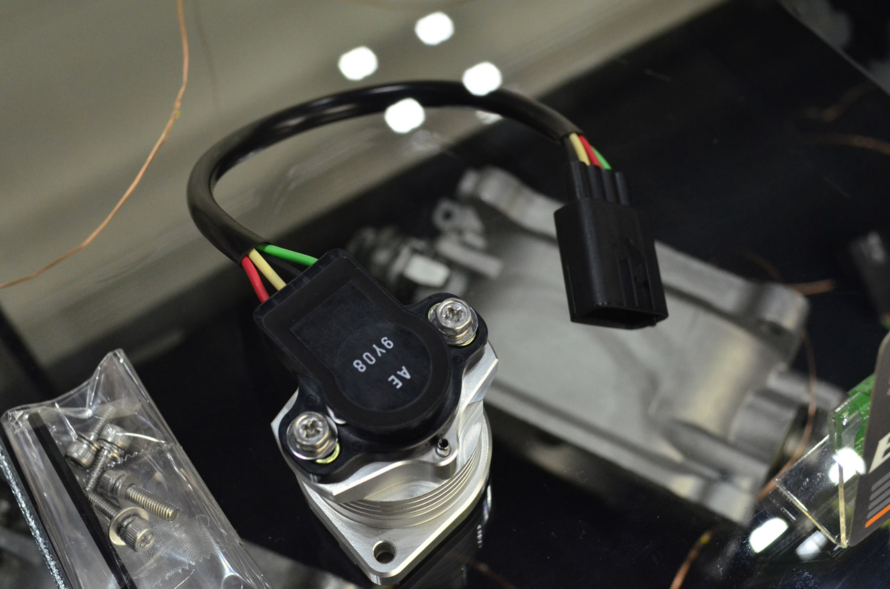 月まで行ける耐久性を持つデジタル・スロットルセンサー？ FD3S RX-7用