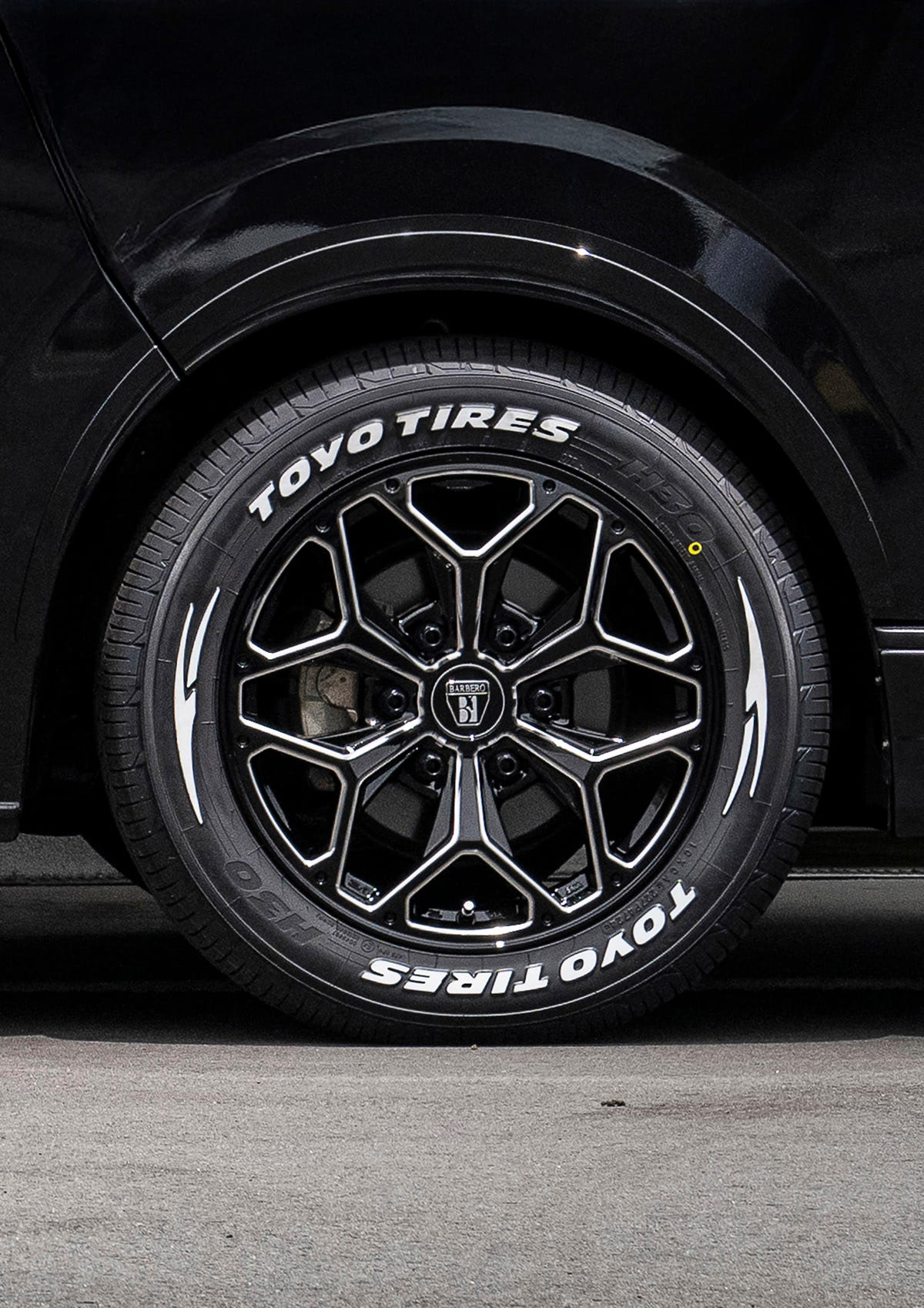 ハイエースで人気のホイールシリーズに新作登場！】バルベロの最新作は