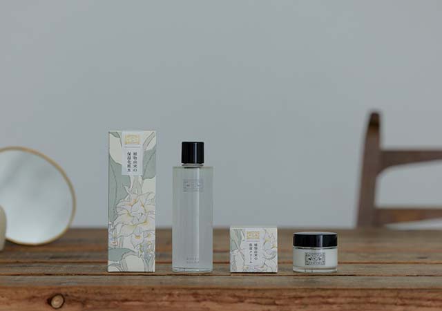 植物由来の保湿化粧水｜美容と健康｜中川政七商店 公式サイト