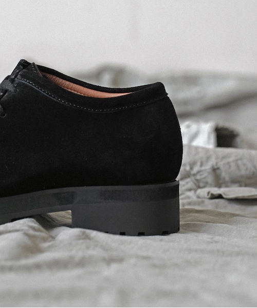 shiun（シウン）の「BLACK SUEDE MOCCASIN（モカシン/デッキシューズ