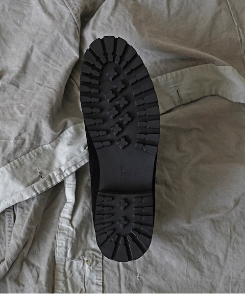 shiun（シウン）の「BLACK SUEDE MOCCASIN（モカシン/デッキシューズ
