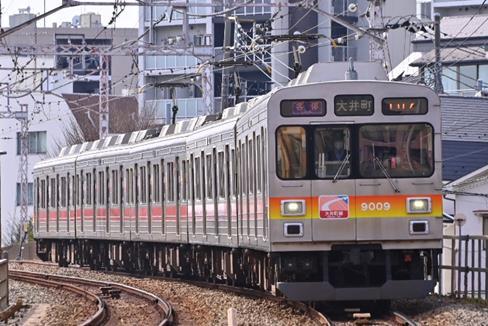 東急大井町線で「懐かしの姿」復刻編成が登場 9000系1本が4月12日から