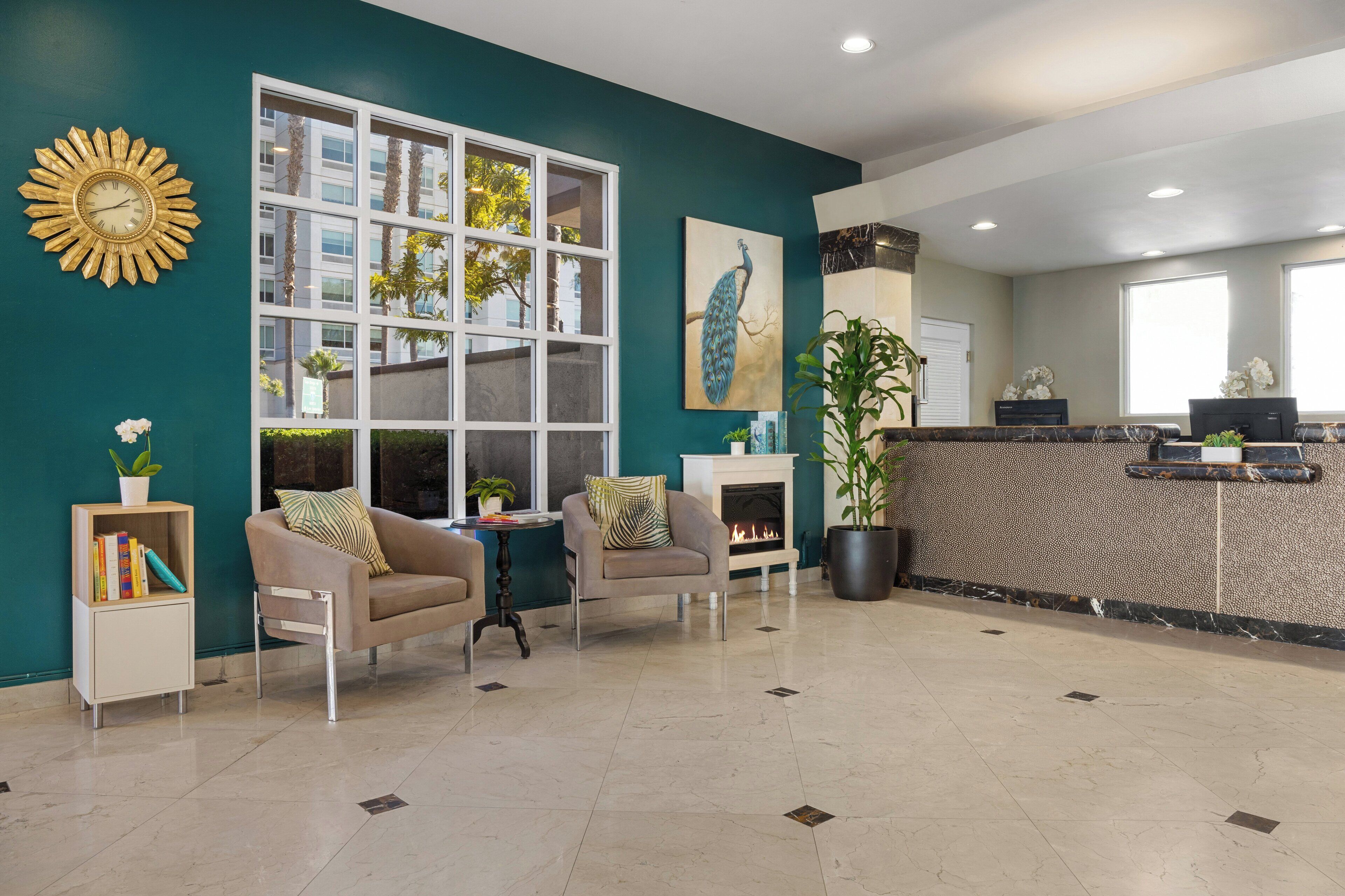 Peacock Suites Reviews, Deals & Photos 2026 - Expedia