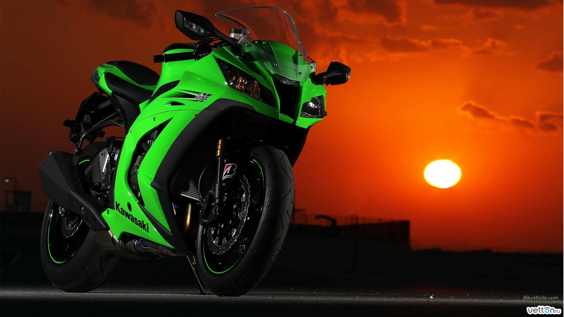 Kawasaki Ninja ZX-10R at Sunset – Stunning HD Motorcycle Wallpaper