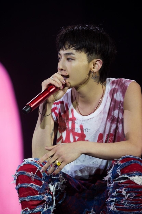 G-Dragon donates to U.N. refugee agency on birthday | Yonhap News