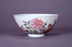 黄地青花花卉文盤◇出光美術館収蔵品◇明時代・成化年製在銘◇23-06-19