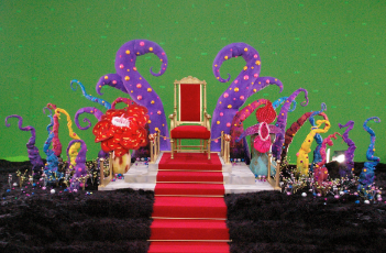 ☆きゃりーぱみゅぱみゅ「つけまつける」PVの美術装飾を担当しました