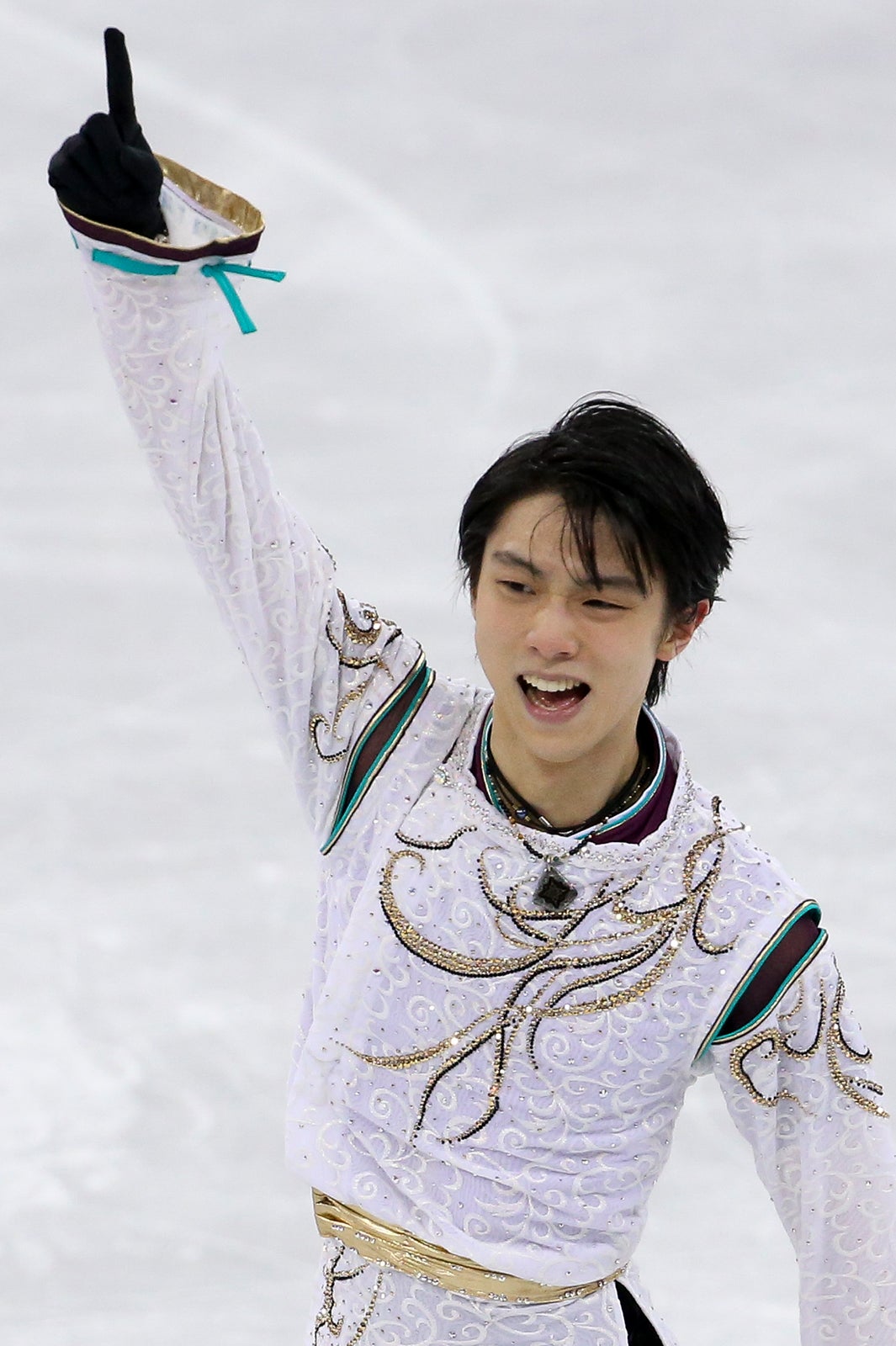 羽生結弦のサイン入りスケート靴、1億円突破 チャリティーオークション