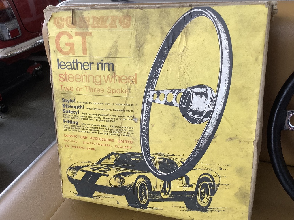 英国 ビンテージ ハンドル ステアリング | 革巻き直し済み・COSMIC GT