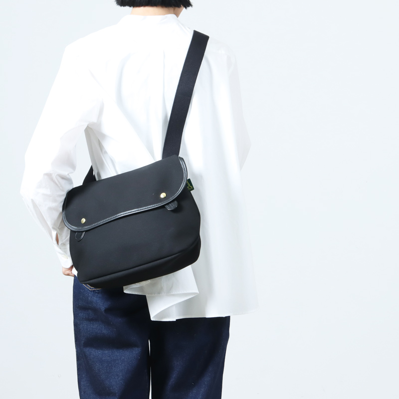 Brady (ブレディ) AVON ショルダーバッグ / エイボン