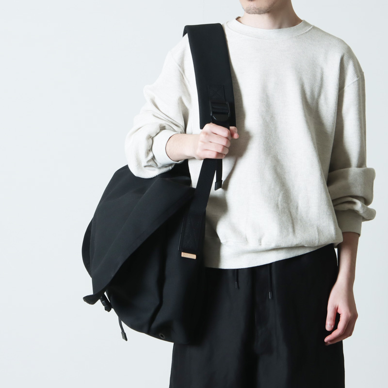 Hender Scheme (エンダースキーマ) messenger bag large