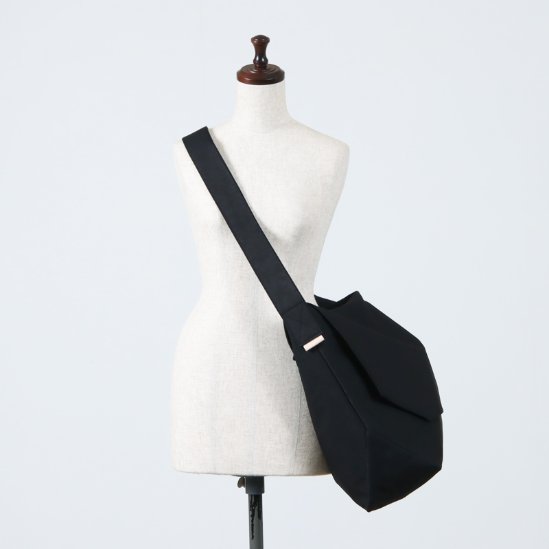 Hender Scheme (エンダースキーマ) flap shoulder big / フラップ