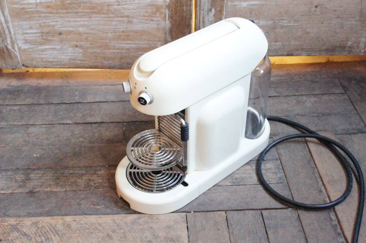 中古】☆美品☆ Nespresso Maestria(マエストリア) ホワイト D500