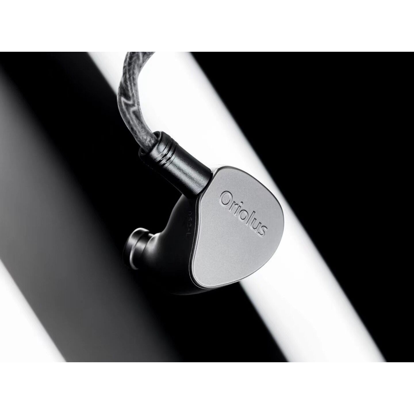 旗艦級Oriolus Traillii Ti ·朱鸝鈦版/ 鈦鸝專屬定制線| carvelink