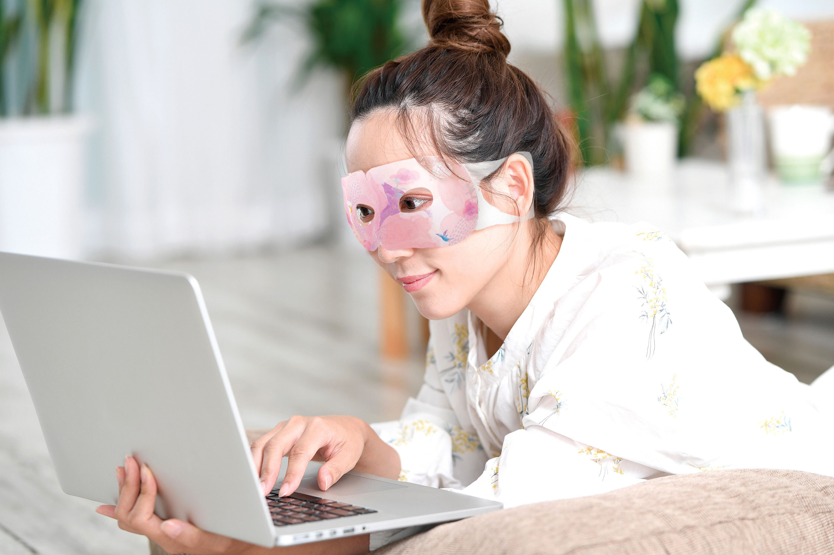 ラッピングでお届け 】アイマスクとハンカチ、入浴剤が入ったプチ