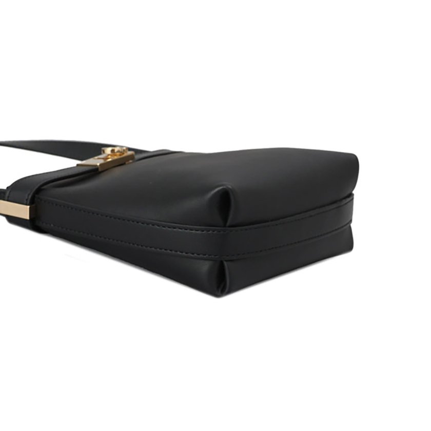 フェラガモ Ferragamo スマートフォンケース フォンショルダー スマホ