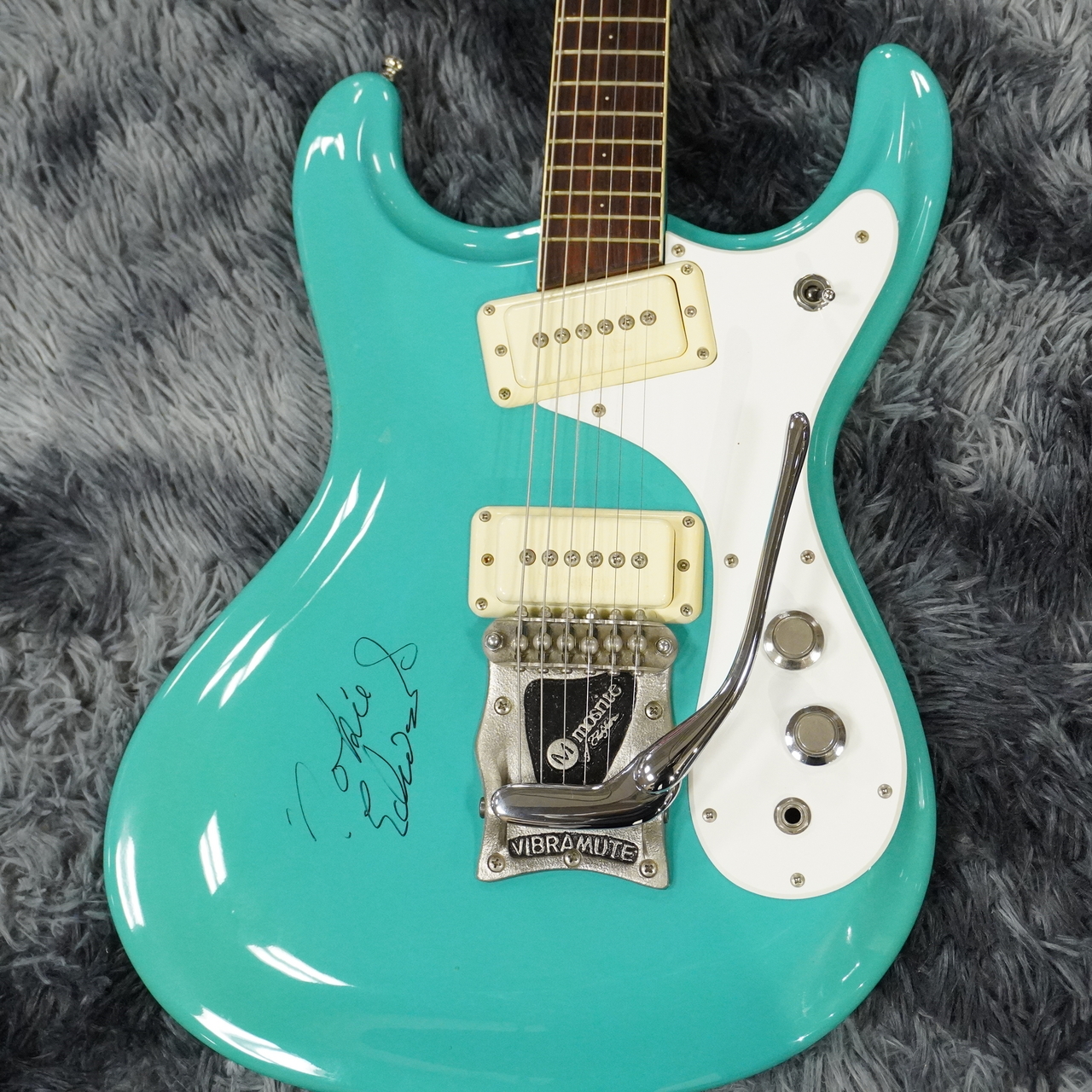 Mosrite Super Excellent '65 .signed The Ventures Nokie Edwards