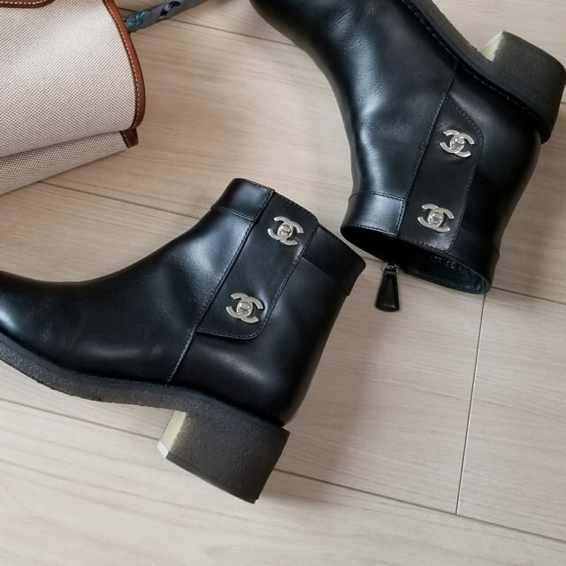 CHANEL - シャネル ターンロック ショート ブーツ パンプス ヴィトン
