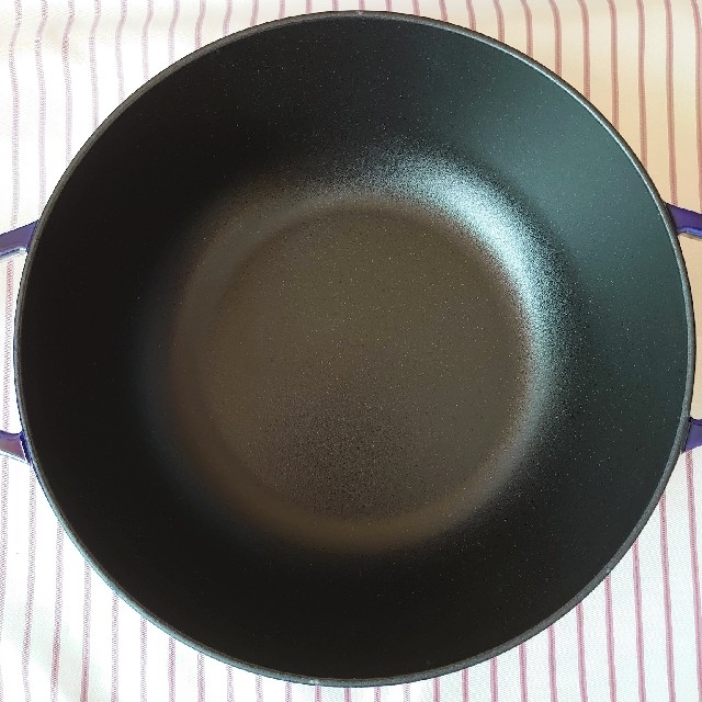 STAUB - staub【新品】フルール・ド・リス フレンチオーブン24