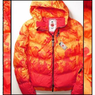 MONCLER（ダウンジャケット ・ オレンジ/橙色系）のフリマアイテム一覧