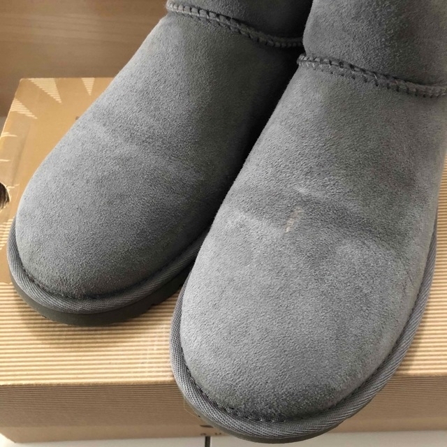 UGG - 一度店内数時間着用UGG W CLASSIC MINI定番色グレー完売