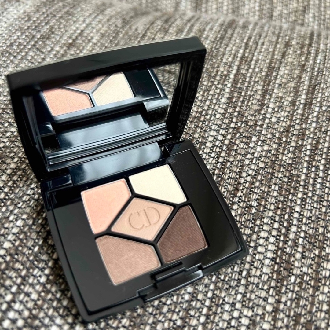 Dior - Dior アイシャドウ(ミニサイズ)の通販 by すぅshop｜ディオール