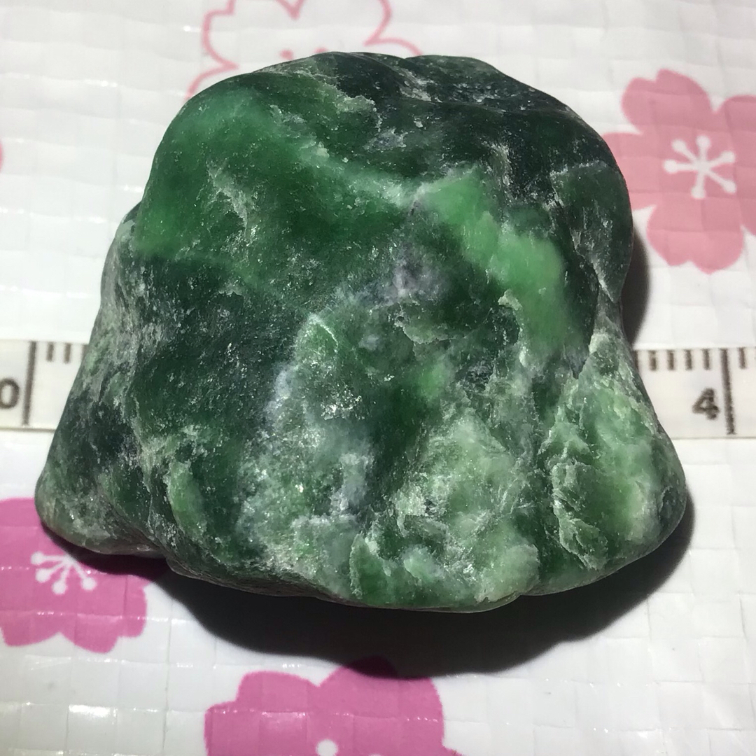 約2300g 糸魚川 翡翠 良質 緑黒