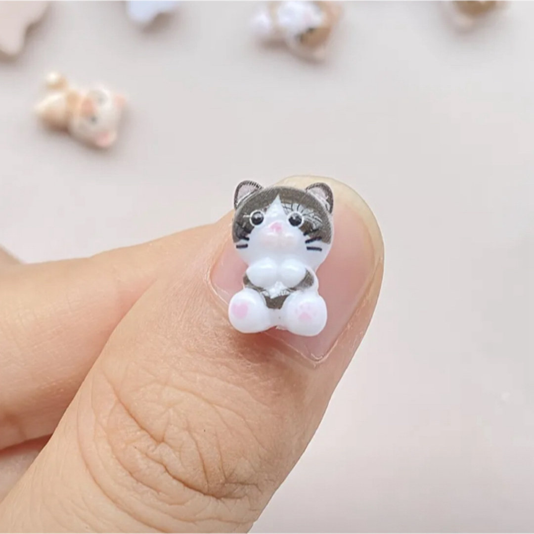 猫ネイルパーツ 6個セットの通販 by モカ's shop｜ラクマ