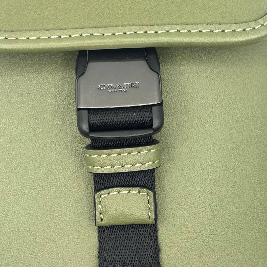 極美品✨COACH ショルダーバッグ レーサー フォン クロスボディ 収納袋 緑