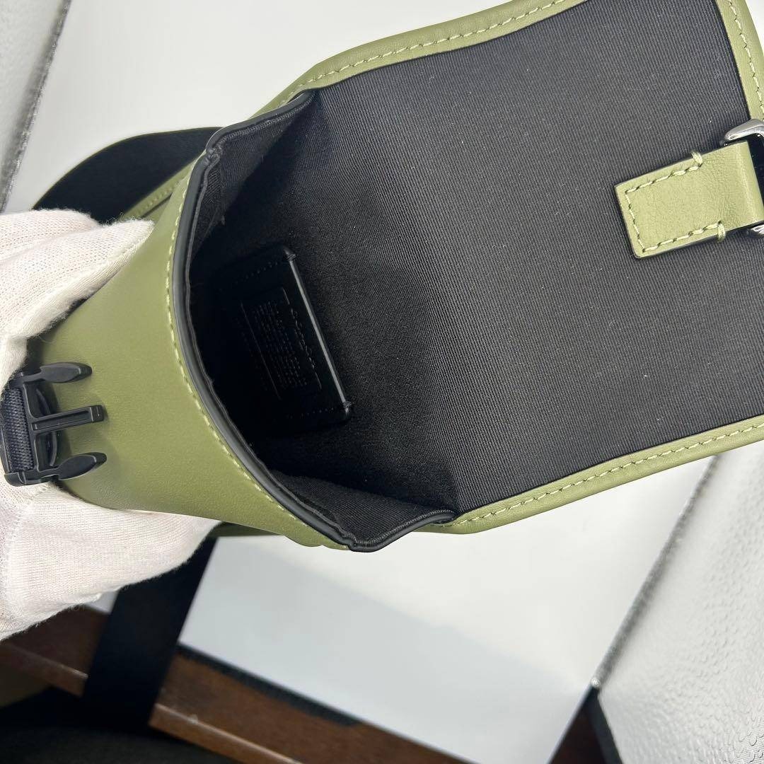 極美品✨COACH ショルダーバッグ レーサー フォン クロスボディ 収納袋 緑