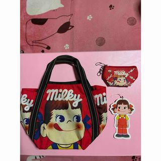 不二家 - 新品☆ボールアンドチェーン ペコちゃん 不二家 パフェ