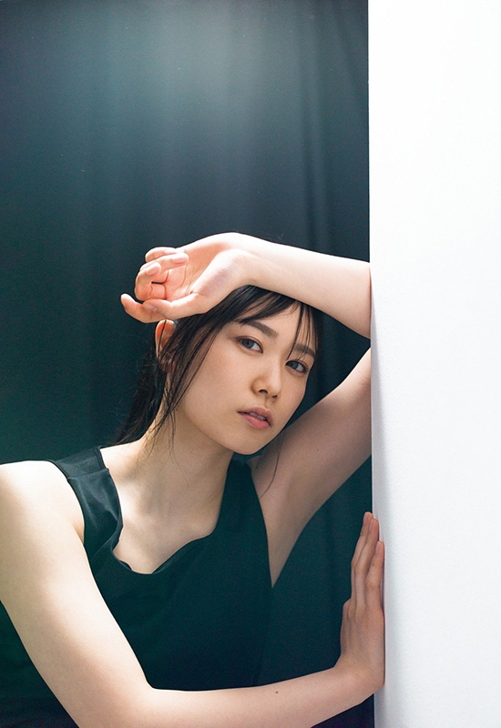 HMV&BOOKS online限定特典：宮地すみれ（日向坂46）ポストカード》blt